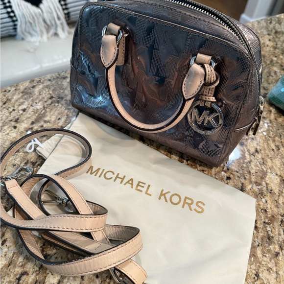 Michael Kors Metallic Gray small Satchel NWOT leather beige crossbody strap - Picture 1 of 9